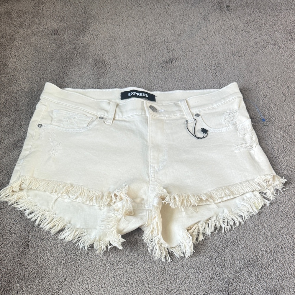 Express Ivory Girlfriend Distressed Denim Shorts SIZE 4 Frayed Hem High Rise